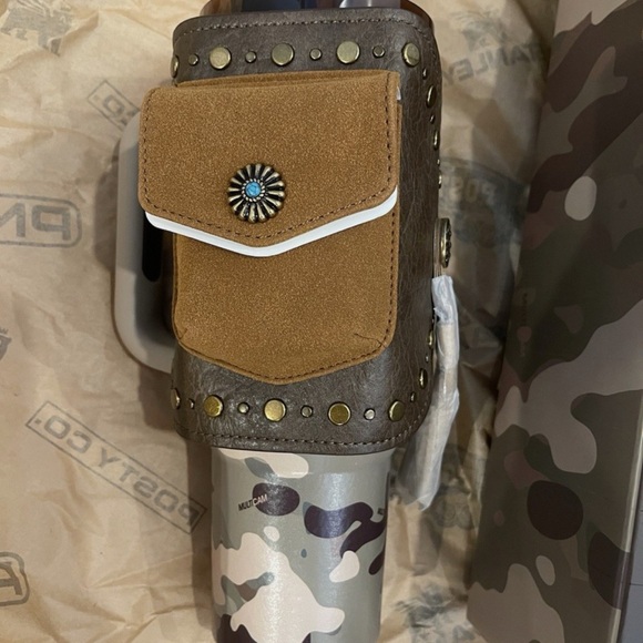 Stanley x Post Malone Collab Camo Tumbler with Leather Holster - Picture 1 of 6